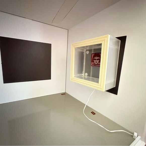 RARE American Girl Doll Mini Illuma Room Boutique Store Display Shelf (Works) - Picture 4 of 4